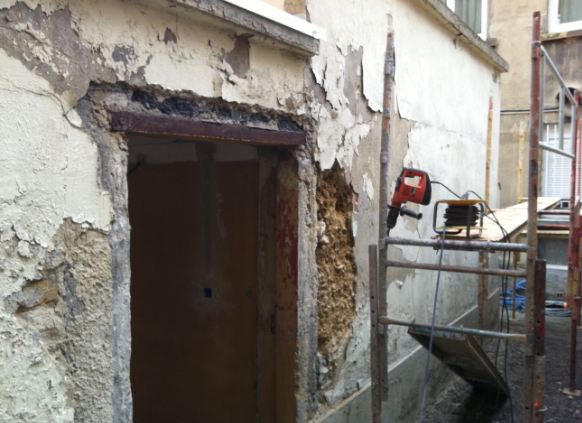 Piquage des murs / façade avant ravalement