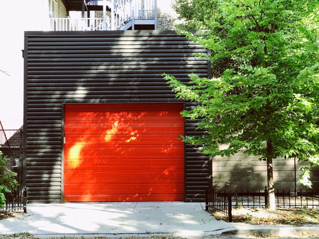 Comment isoler une porte de garage ?